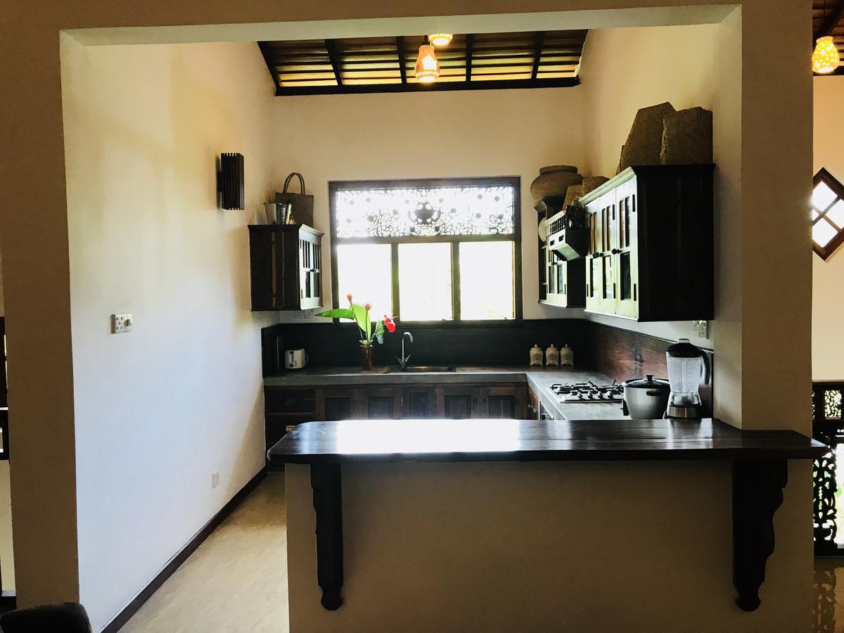 Hotel Neli guests house à Unawatuna Extérieur photo