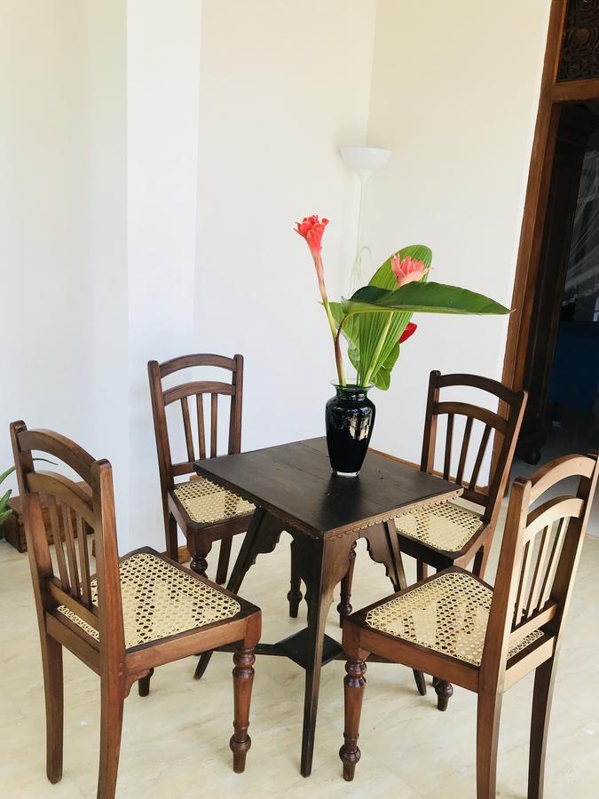 Hotel Neli guests house à Unawatuna Extérieur photo