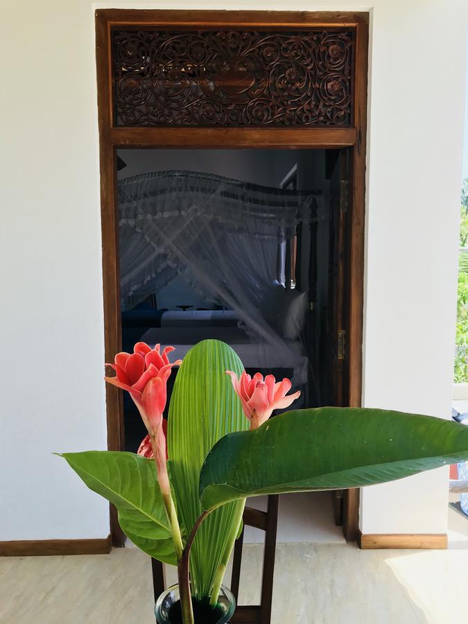Hotel Neli guests house à Unawatuna Extérieur photo